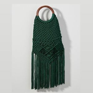 Green macrame bag with fringe